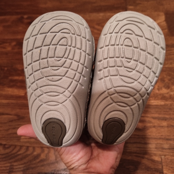 Stride Rite Brown Kids Shoes - Picture 2 of 6